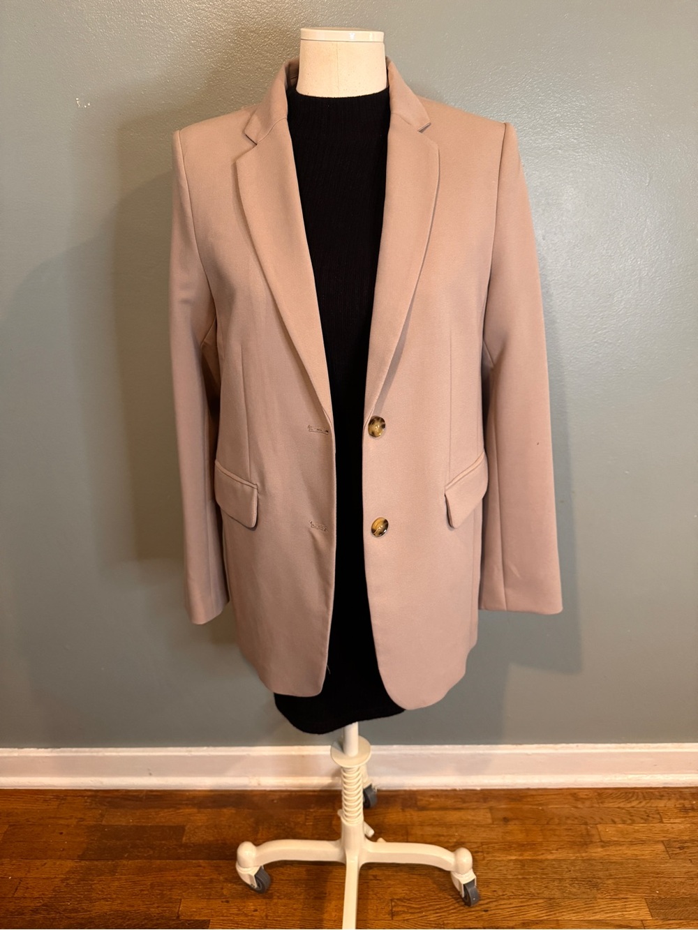 H&M oversized taupe blazer with tortoise shell buttons